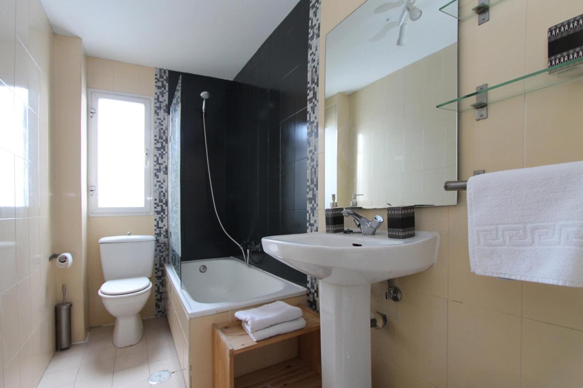 Apartamentos Goyescas Deco Madrid Chambre photo