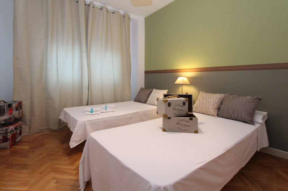Apartamentos Goyescas Deco Madrid Extérieur photo